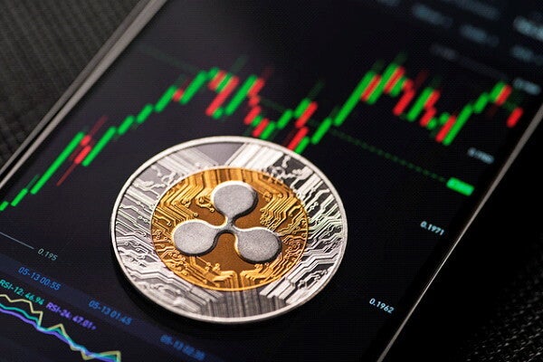 暗号資産で資産10億円!「TITAN」ショックも経験した投資家YouK氏の投資法