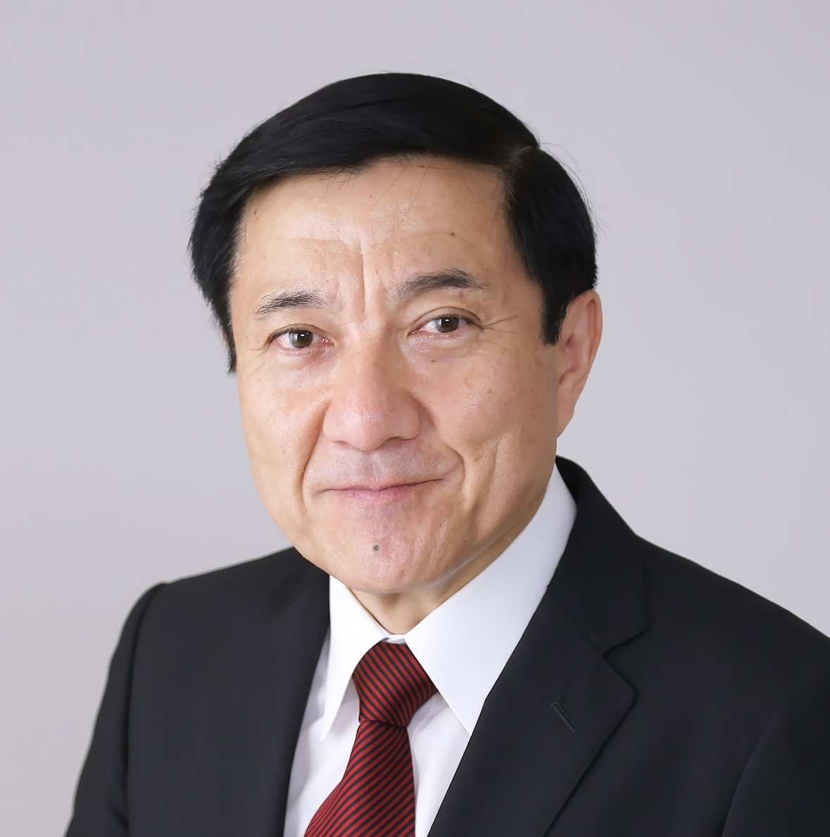 塚越 一央