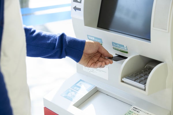 必ず審査に通るカードローンはない!審査に通りやすい業者はどこ?